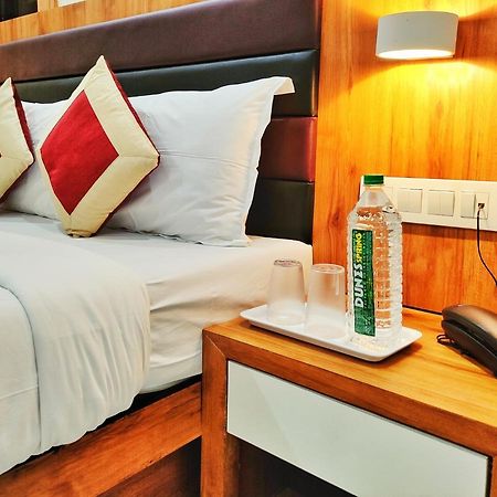 Gateway Suites Mumbai  Buitenkant foto