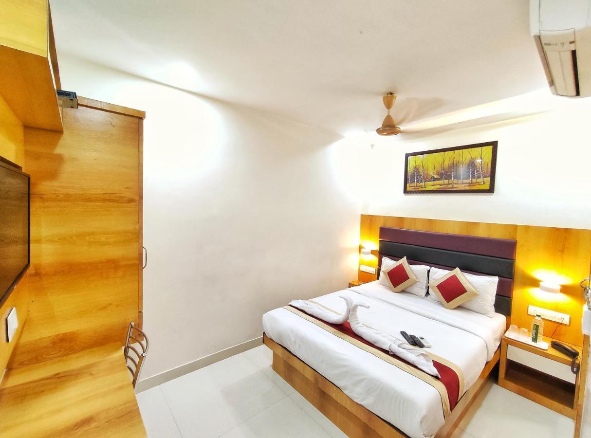 Gateway Suites Mumbai  Buitenkant foto