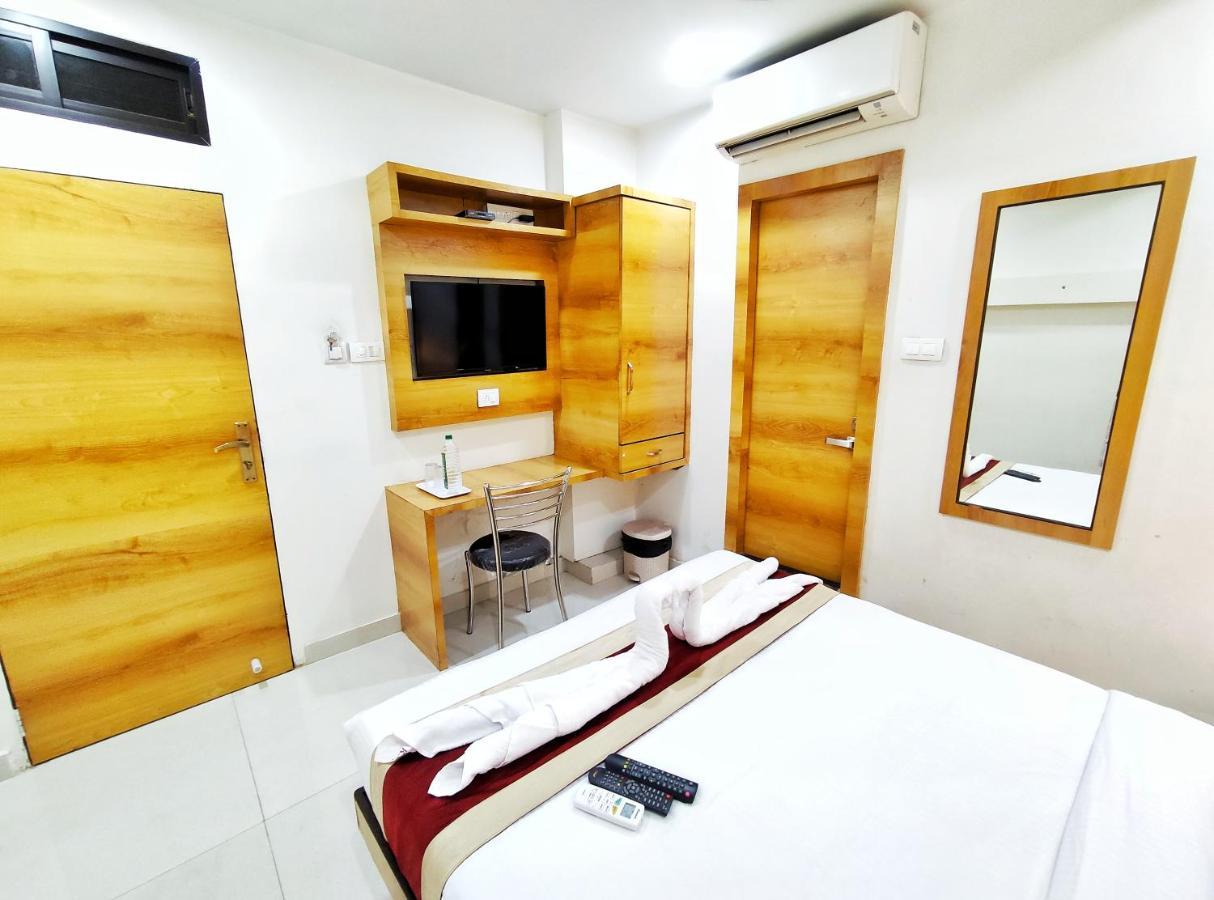 Gateway Suites Mumbai  Buitenkant foto