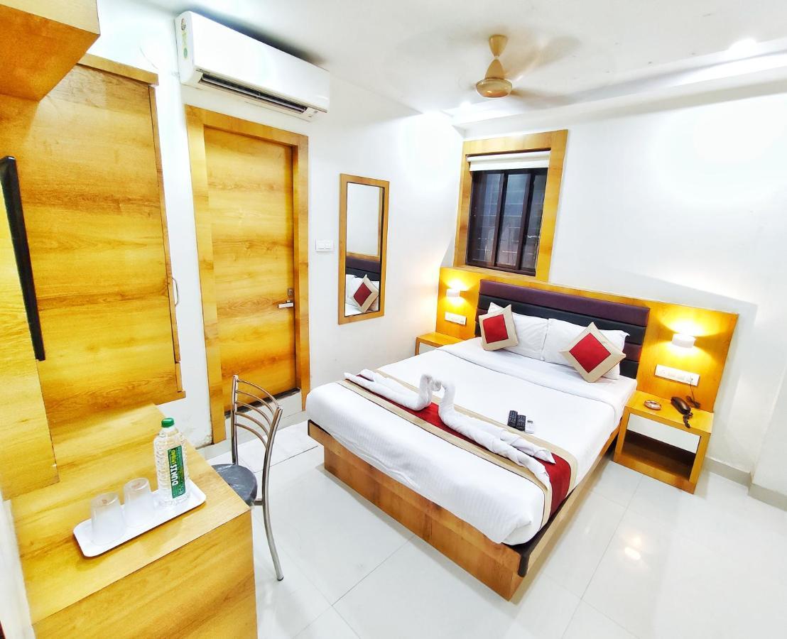 Gateway Suites Mumbai  Buitenkant foto