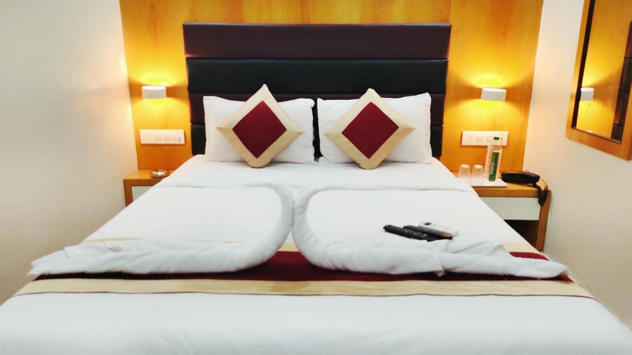 Gateway Suites Mumbai  Buitenkant foto