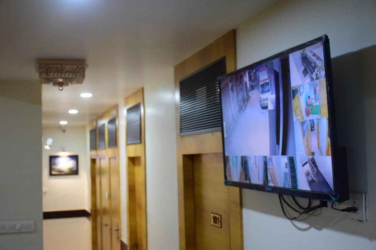 Gateway Suites Mumbai  Buitenkant foto