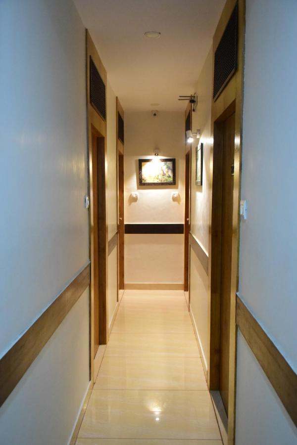 Gateway Suites Mumbai  Buitenkant foto